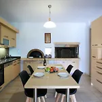 Superb Villa Yiorgos - Heated Pool Jacuzzi - Seaview
