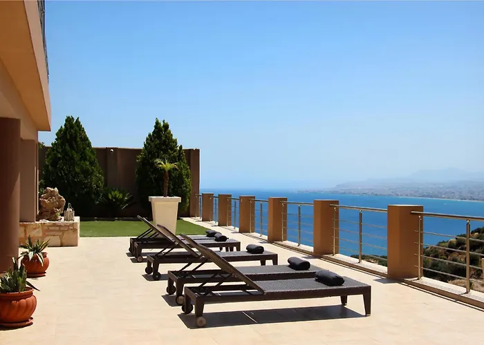 Superb Villa Yiorgos - Heated Pool Jacuzzi - Seaview