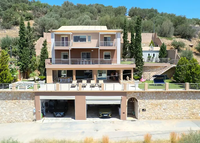 Superb Villa Yiorgos - Heated Pool Jacuzzi - Seaview