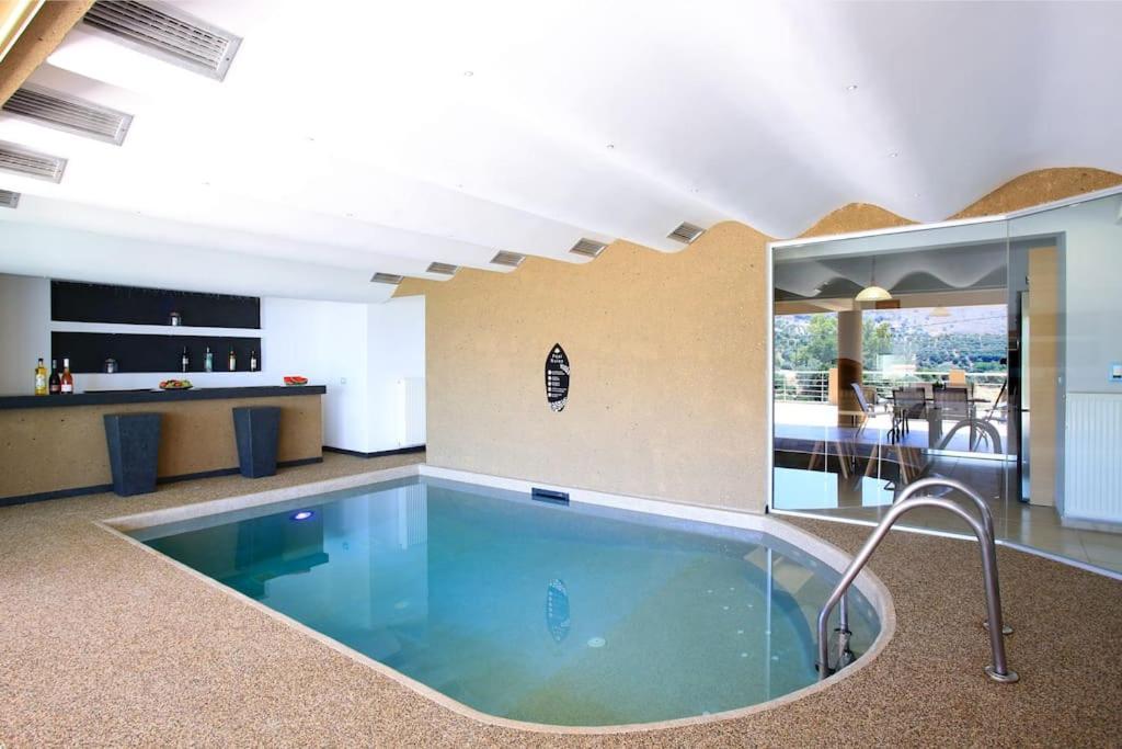 Villa Superb Yiorgos - Heated Pool Jacuzzi - Seaview
