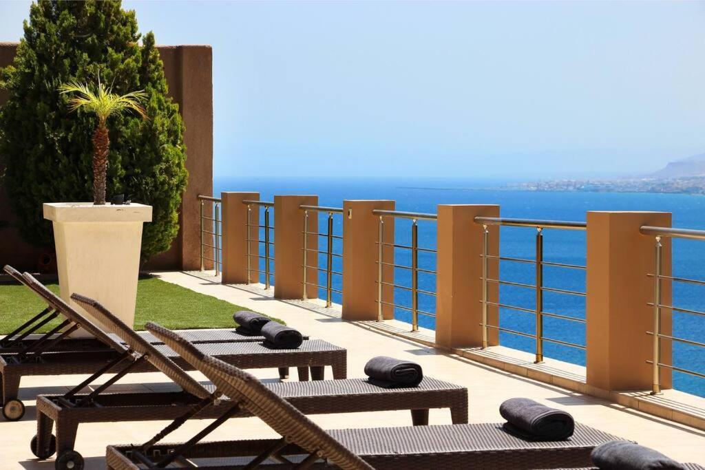 Villa Superb Yiorgos - Heated Pool Jacuzzi - Seaview *