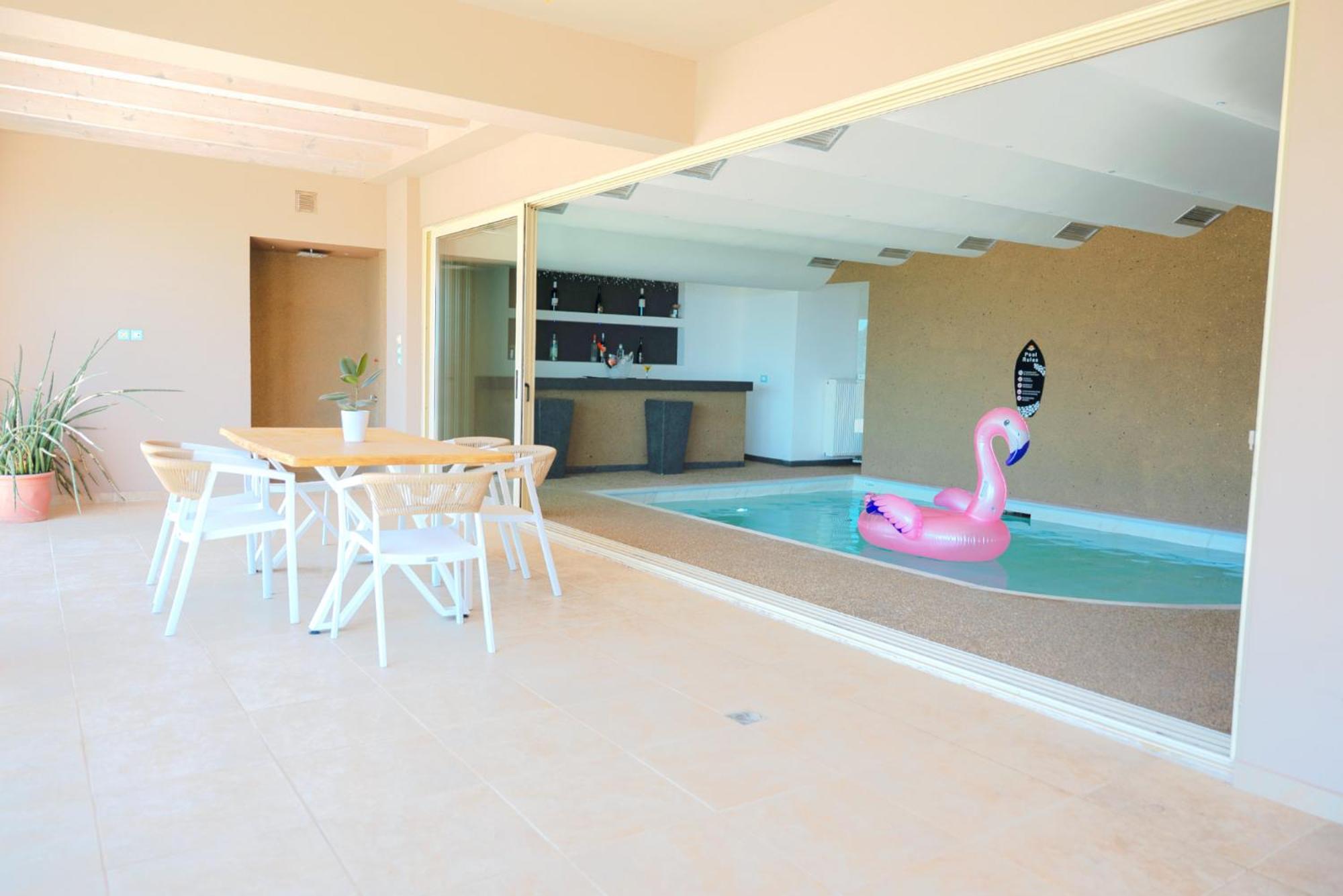Superb Yiorgos - Heated Pool Jacuzzi - Seaview